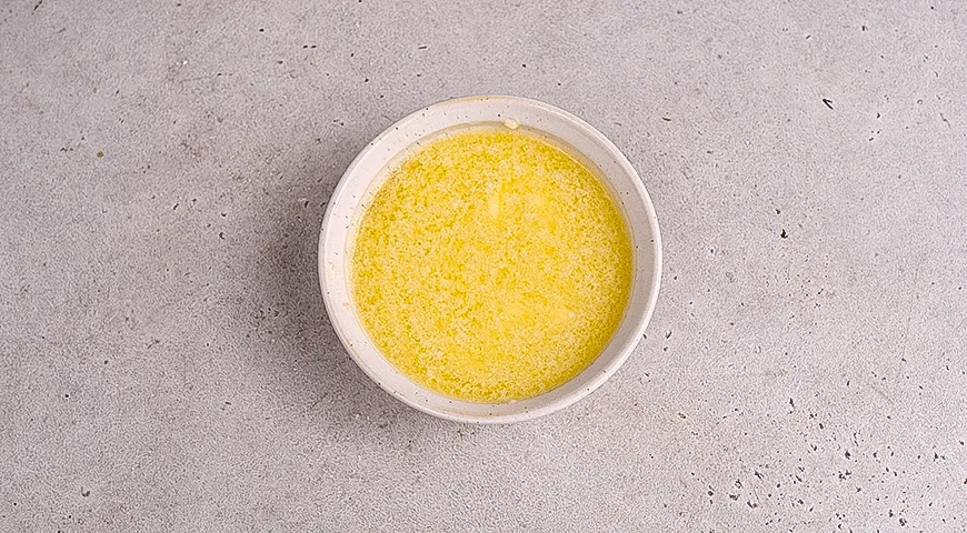 Овсяный крамбл с ягодами