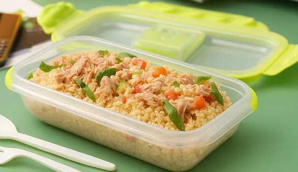 Кускус с тунцом и помидорами