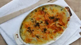 Рецепты с мукой пшеничной, твёрдыми сырами и вином красным