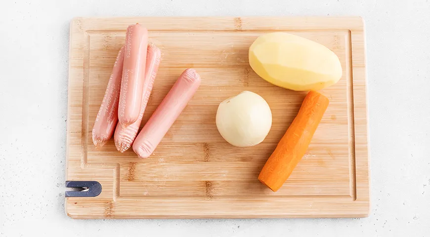 Суп с сосисками и вермишелью