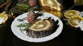 Рождественское полено с шишками