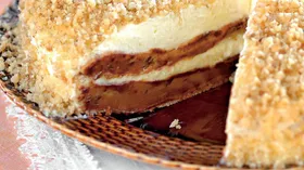 Торт с чёрной смородиной