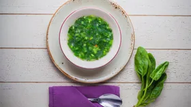 Суп из шпината с зеленью