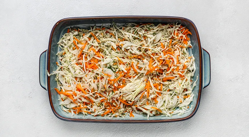 Лещ, запеченный с капустой в духовке