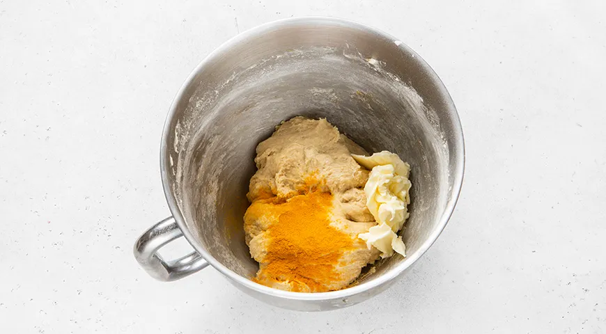 Кулич с яблоками