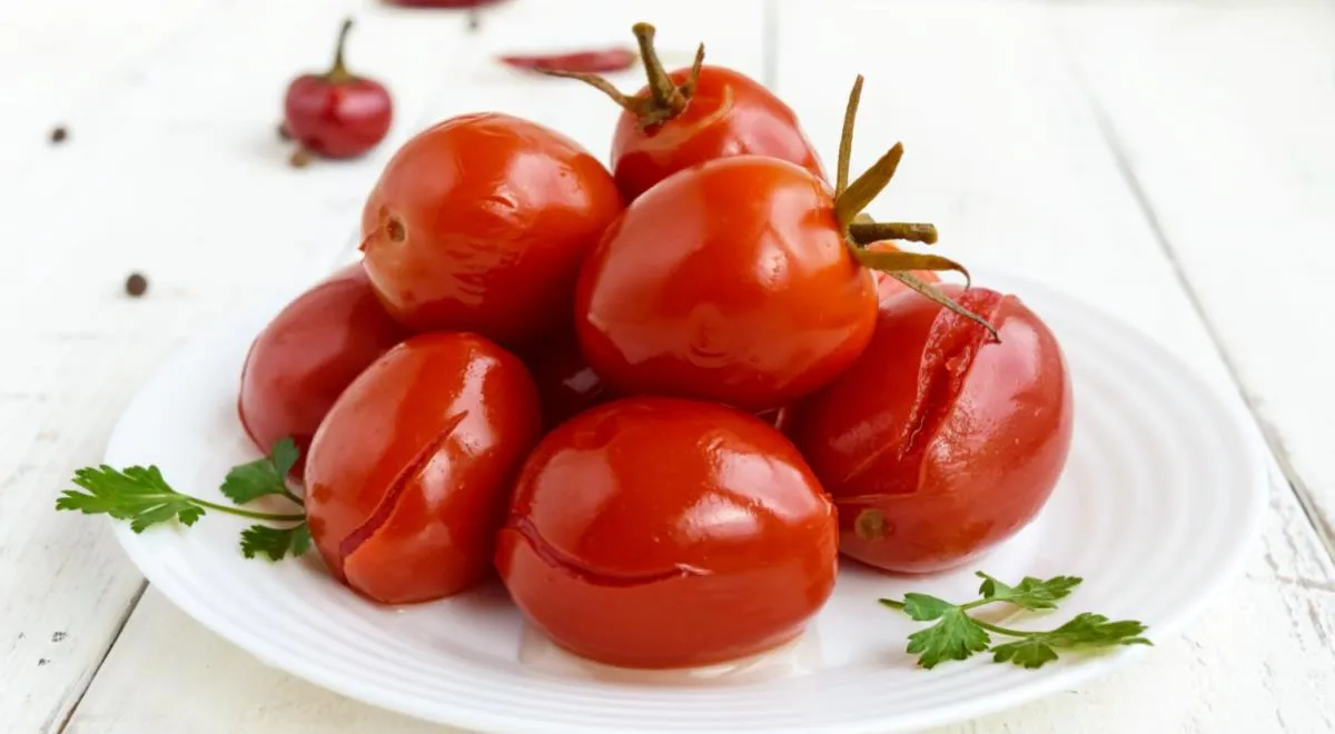 Что нужно добавить в солёные помидоры, чтобы удивить даже самых искушённых