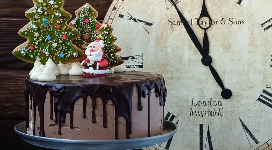 Новогодний торт со сливочным кремом