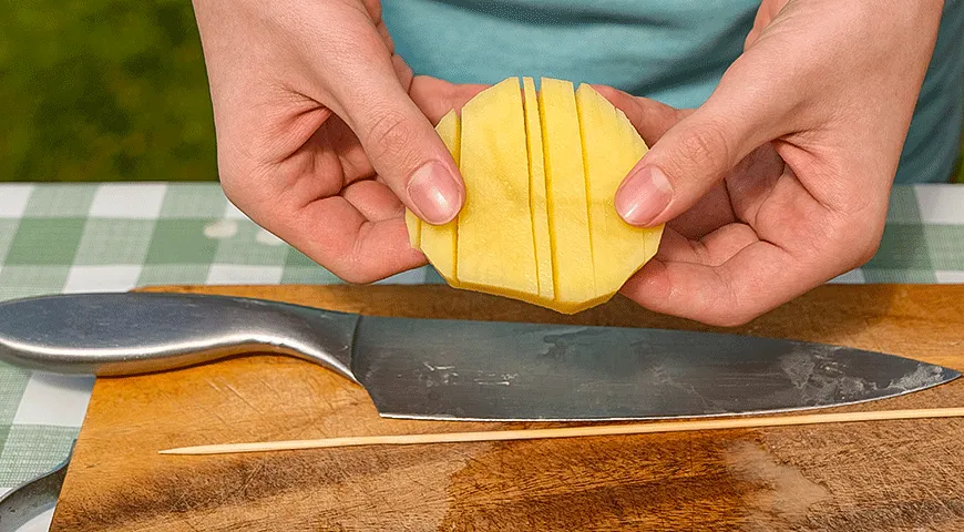 Картофель на шпажках