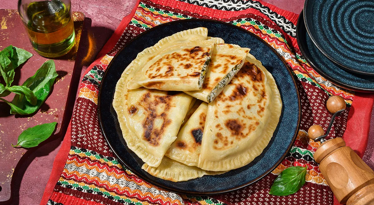 Кутабы с творогом и зеленью