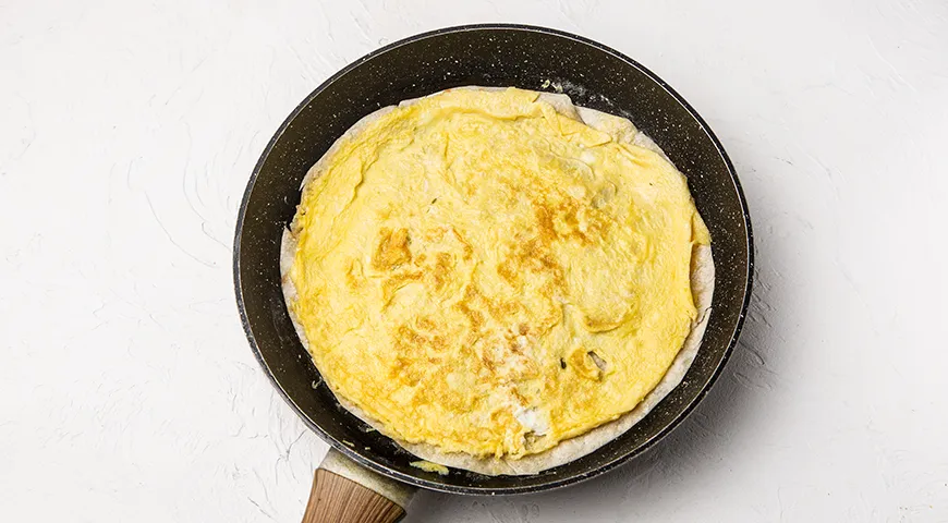 Ленивая пицца из лаваша на сковороде