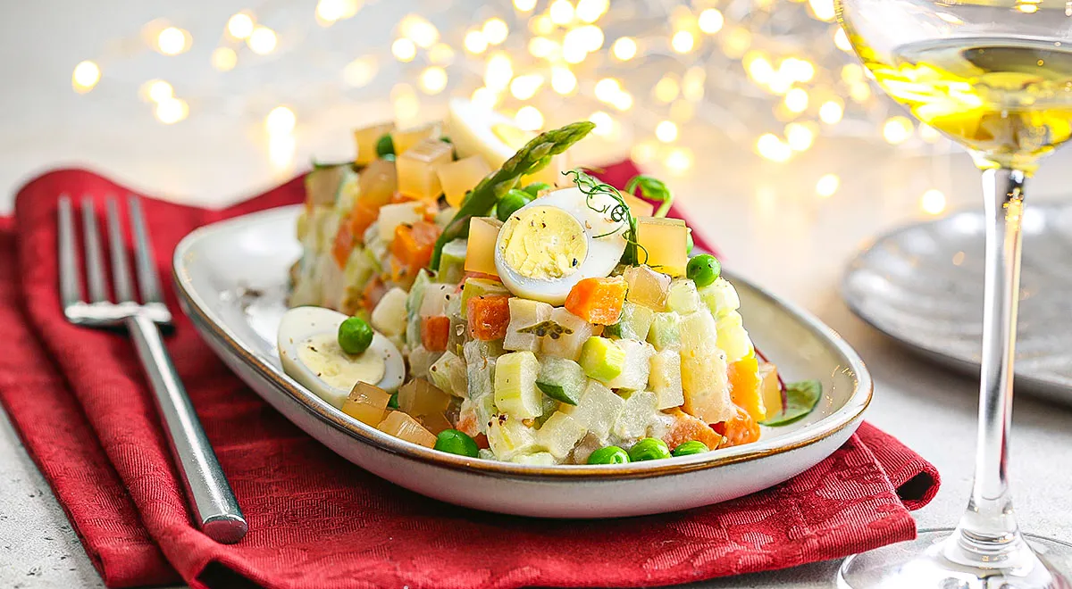 Оливье с ланспиком и спаржей