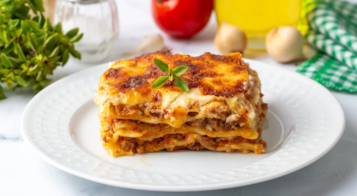 Чем можно заменить бешамель в лазанье: подсказали эксперты редакции