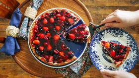 Классический тирольский пирог с ягодами (ягодный пирог)