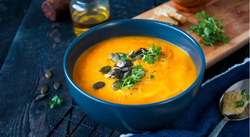 Овощной суп из тыквы и сельдерея