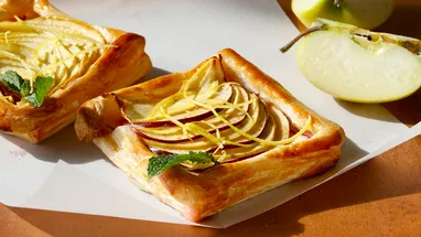 Как испечь слойки с яблоками, от которых просто невозможно отказаться