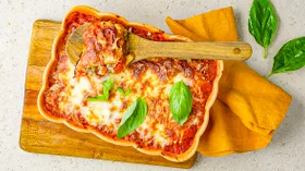 Блины с мясом в томатном соусе
