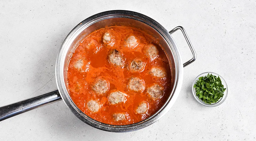 Мясные тефтели в томатном соусе