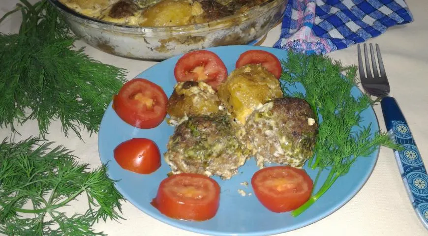 Фрикадельки с картофелем и сливками в духовке  