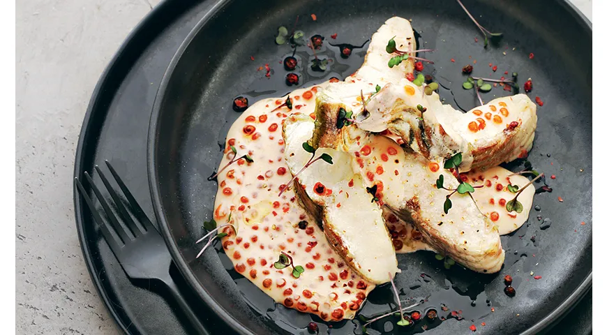 Рецепт стейков из осетра с икорным соусом