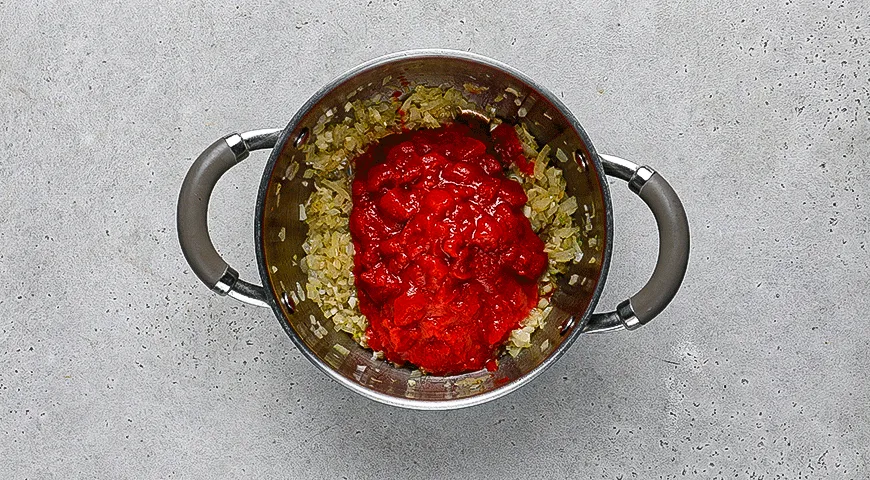 Томатный суп с морепродуктами