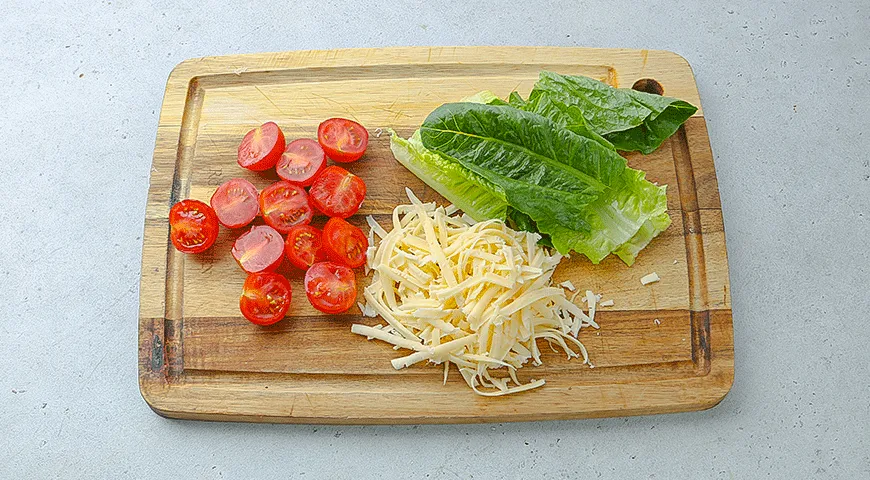 Салат с тунцом и беконом