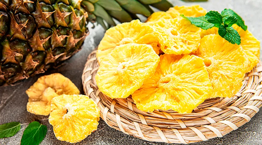 Ломтики качественного сушеного ананаса должны быть аккуратной формы, без сколов, трещин или следов плесени