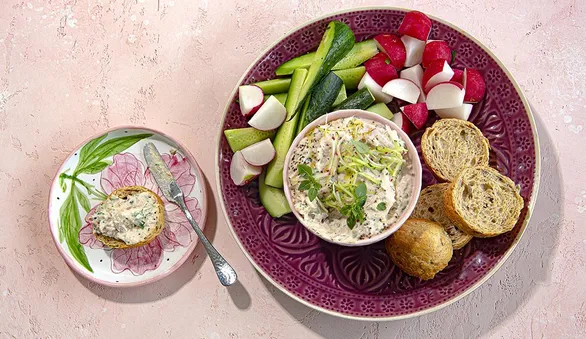 Домашний риет с консервированной рыбой и овощами
