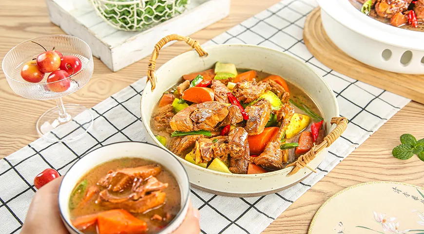 Глухарь, томленый с кореньями и сладким перцем