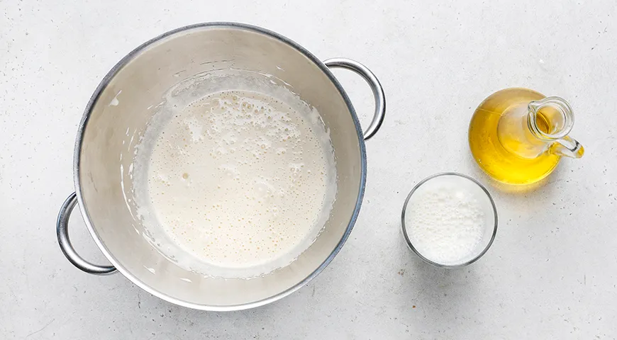 Заливной пирог с жимолостью