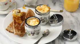 Коддлер, или яичная «нянька»: что это такое и как приготовить яйца на завтрак