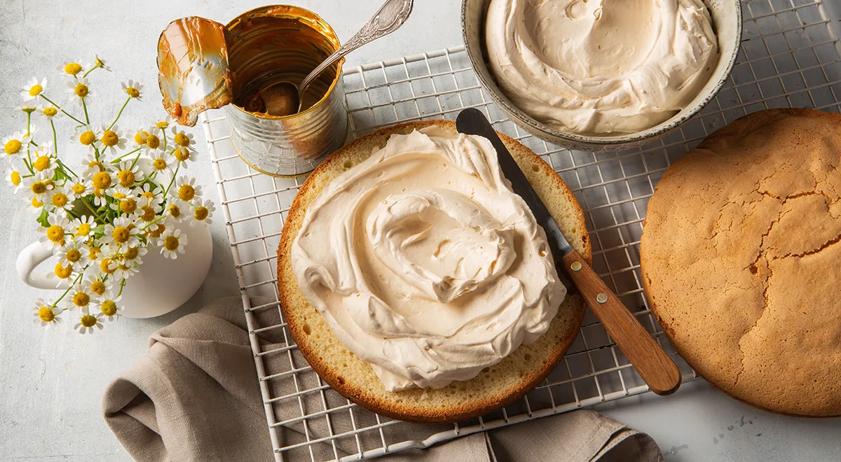 Рецепт крема с вареным сгущенным молоком для торта