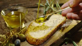 Доктор Мясников развеял миф об оливковом масле, оно может разрушить печень
