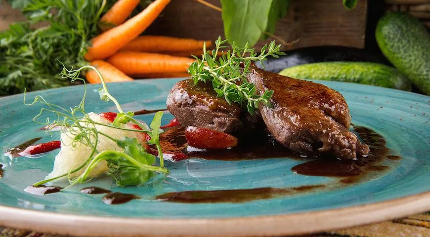 Рецепт томленой утки с яблочным пюре