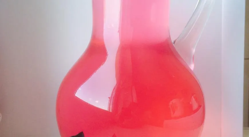 Розовая вода из базилика