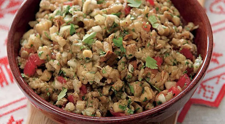 Икра из баклажанов кубиками