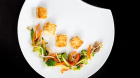 Жареные овощи с тофу