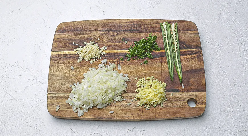 Сатей с арахисовым соусом