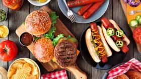 Бургеры оказались полезнее, чем хот-доги — вот объяснение