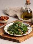 Салат с тархуном, руколой и миндалём