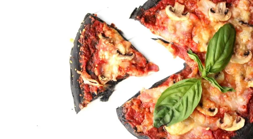 Итальянская кухня: BLACK PIZZA с беконом