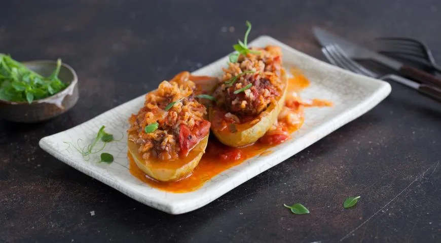 Кабачки, фаршированные мясным фаршем