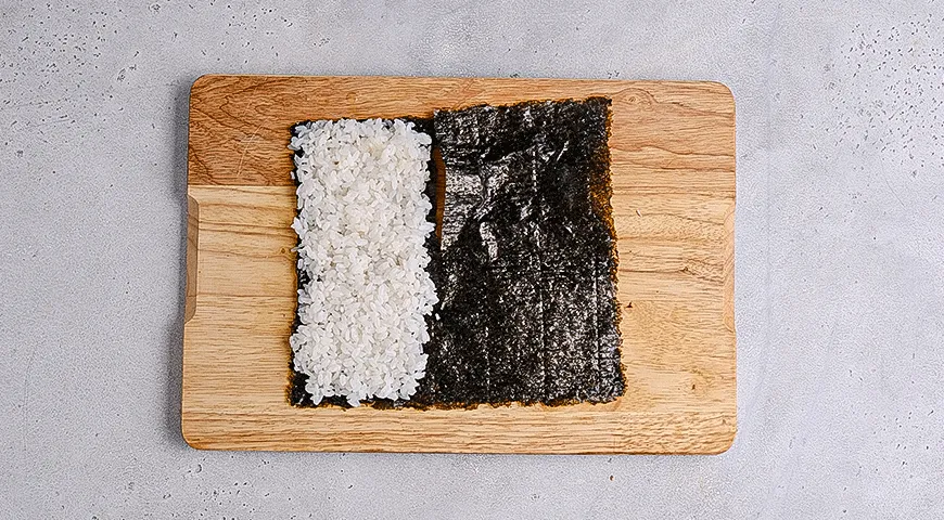 Онигиразу с сыром и ветчиной