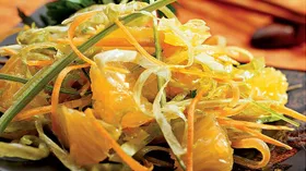 Салат с китайской капустой, сельдереем и апельсинами