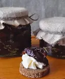 Вяленые сливы с чесноком и итальянскими травами