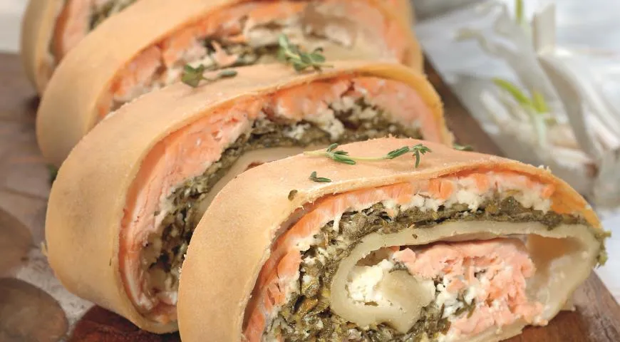 Рулет из лосося с сыром