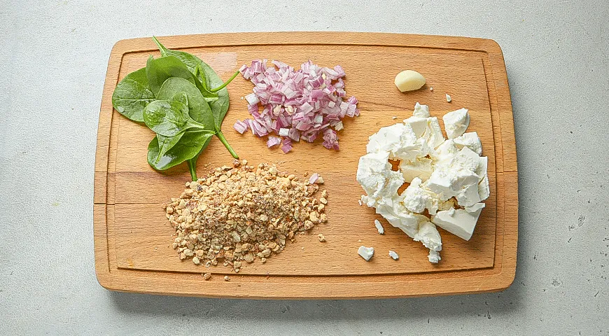 Закусочные маффины из киноа со шпинатом и миндалем