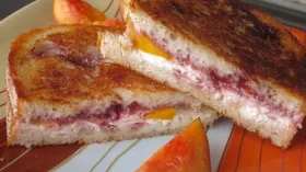 Простые рецепты с мясом и сырами из козьего молока