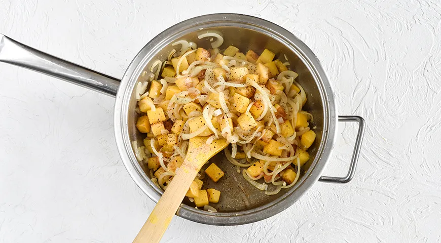 Жареная репа с луком