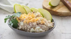 Рецепты для новогоднего меню с яйцом куриным и консервами