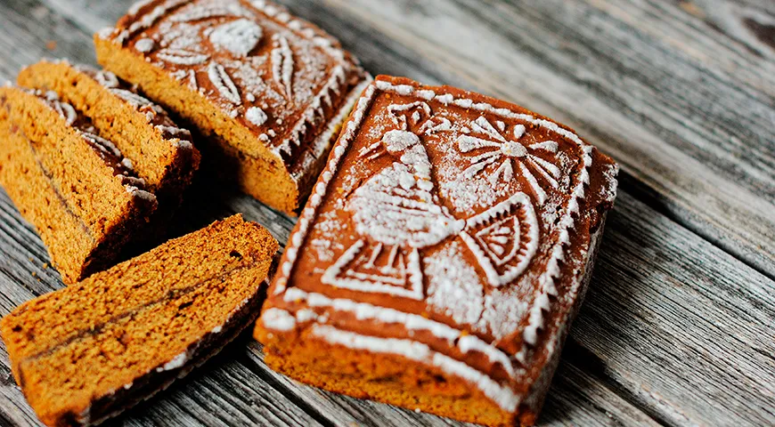 Качественный пряник отличается аккуратной формой без дефектов, ровной матовой или слегка глянцевой поверхностью